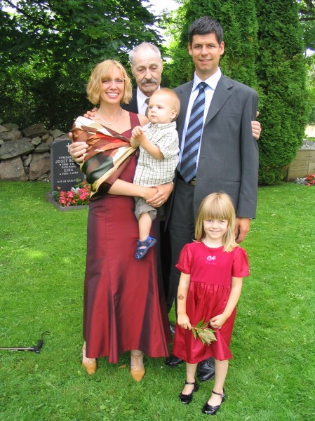 Familjen Maxvall. Taget p� Astrid och Staffans br�llop/Hennings dop.